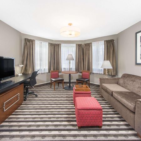 Ramada By Wyndham Springfield North Hotel Luaran gambar