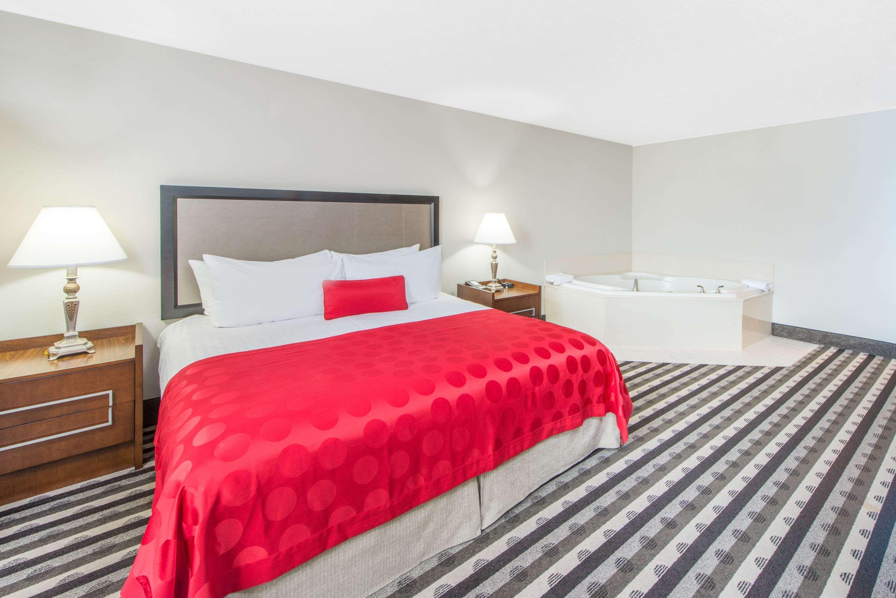 Ramada By Wyndham Springfield North Hotel Luaran gambar