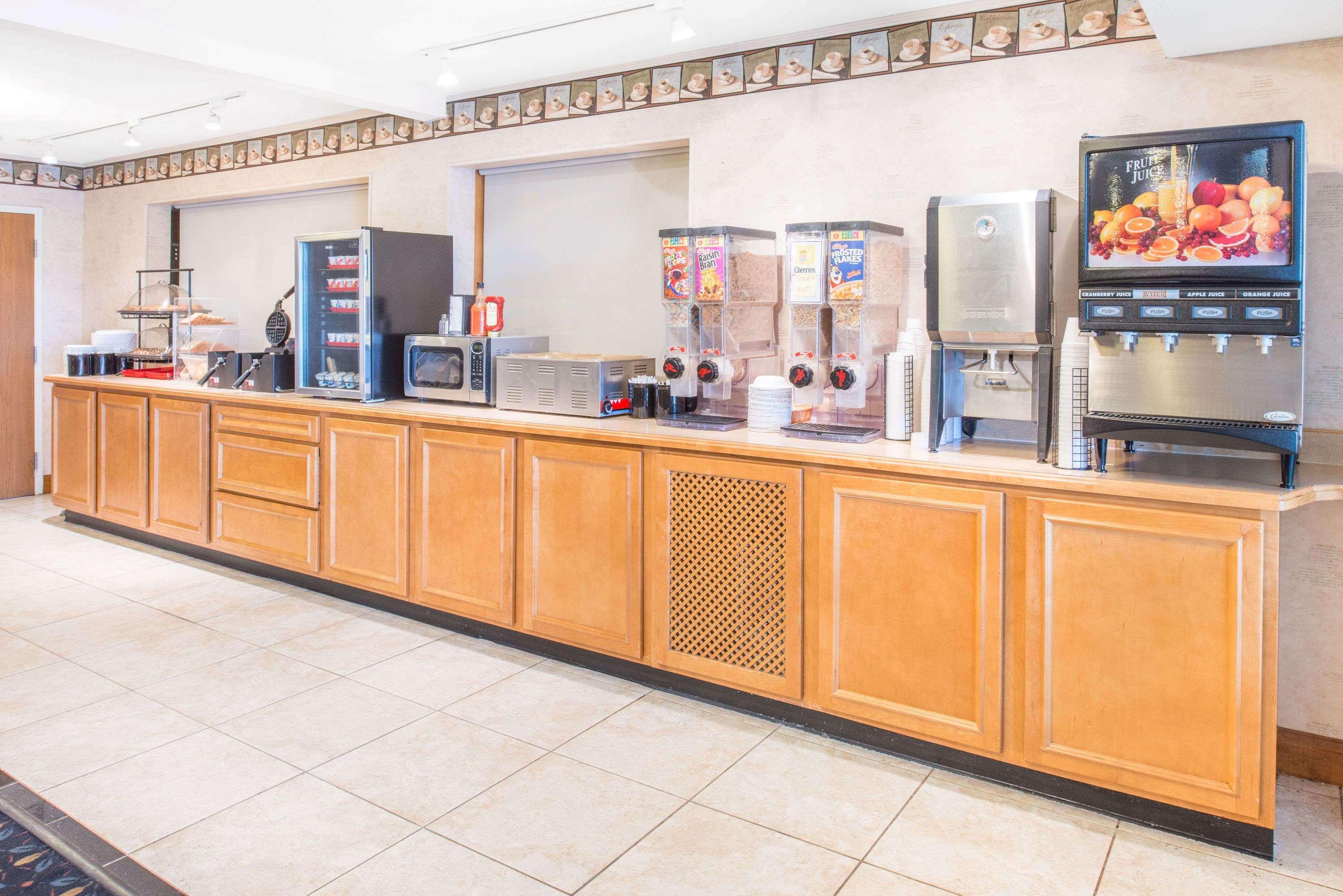 Ramada By Wyndham Springfield North Hotel Luaran gambar